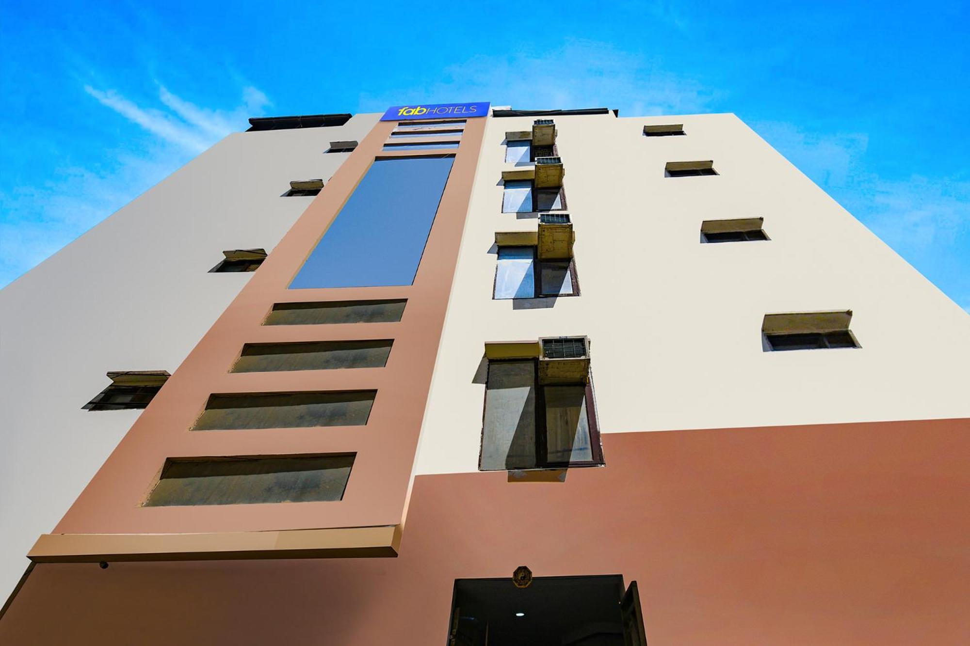 Fabhotel Pp Residency Tilak Nagar New Delhi Exterior photo
