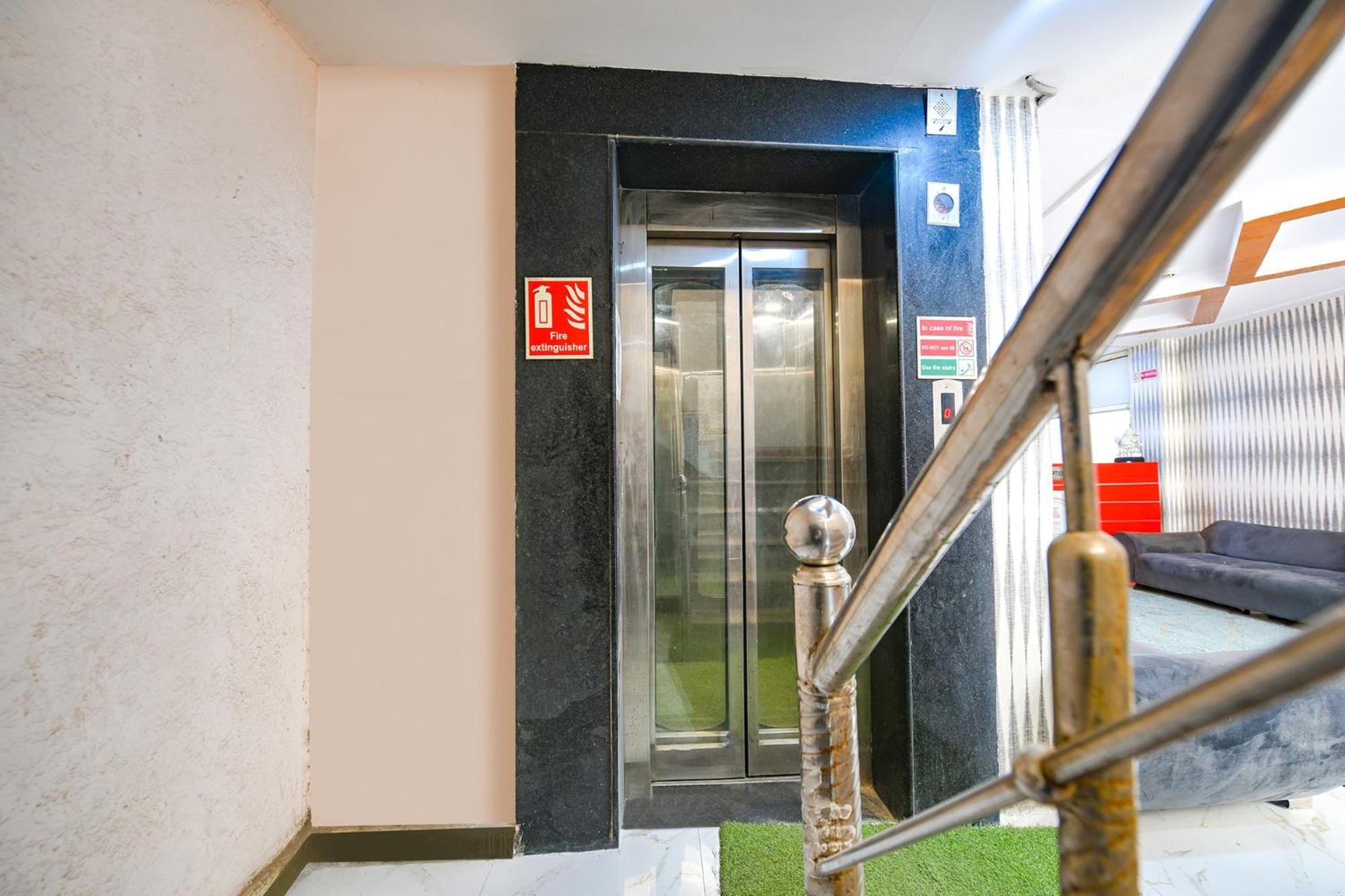 Fabhotel Pp Residency Tilak Nagar New Delhi Exterior photo