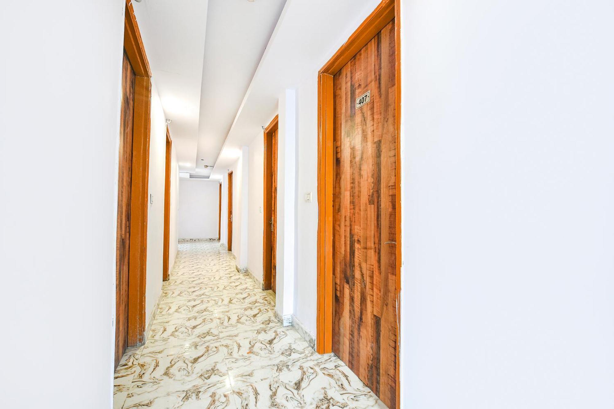 Fabhotel Pp Residency Tilak Nagar New Delhi Exterior photo
