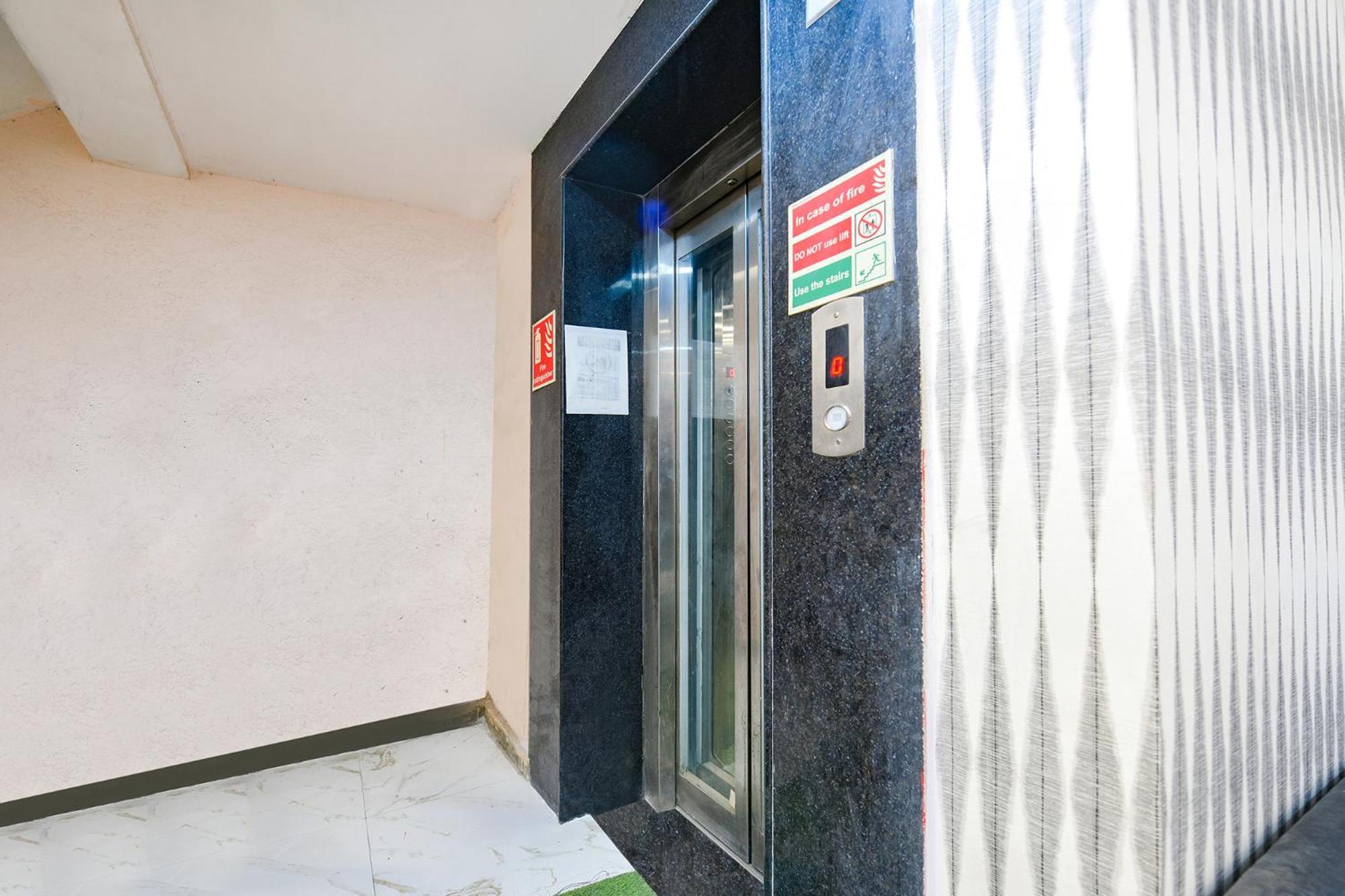 Fabhotel Pp Residency Tilak Nagar New Delhi Exterior photo